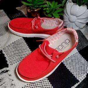 Hey Dude Women's Wendy Aztec Red, Size 5 in EUC